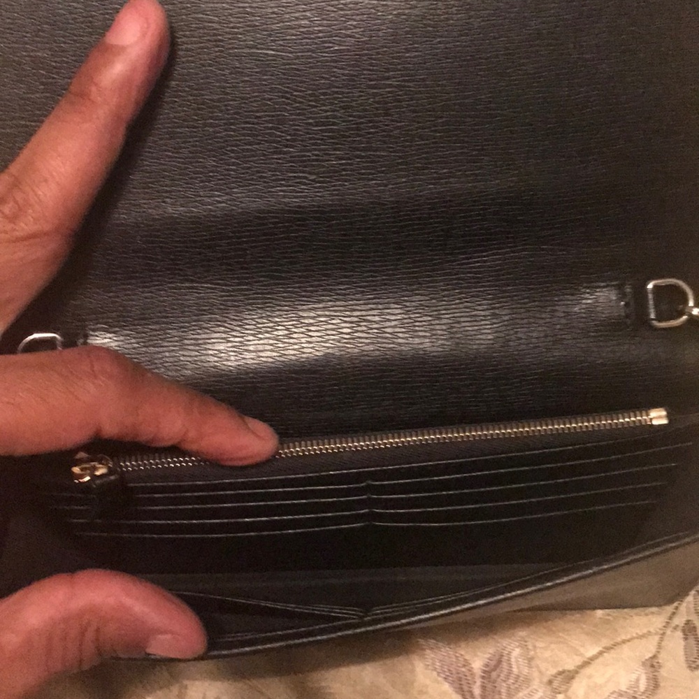 Gucci crossbody wallet purse. GG - Picture 3 of 4